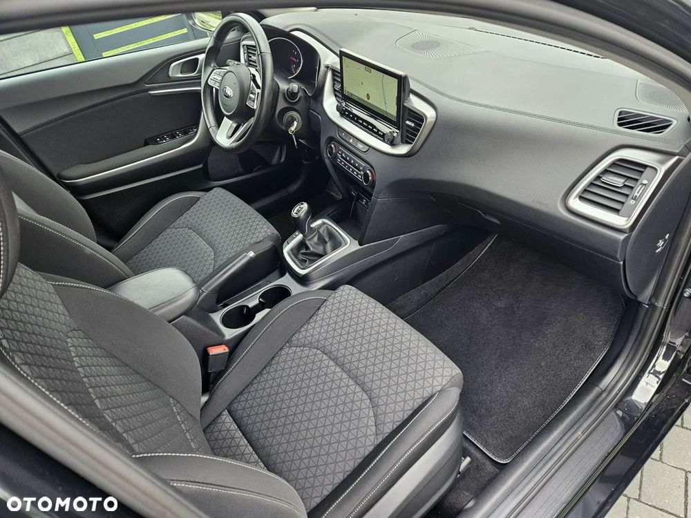 Kia Ceed - 15