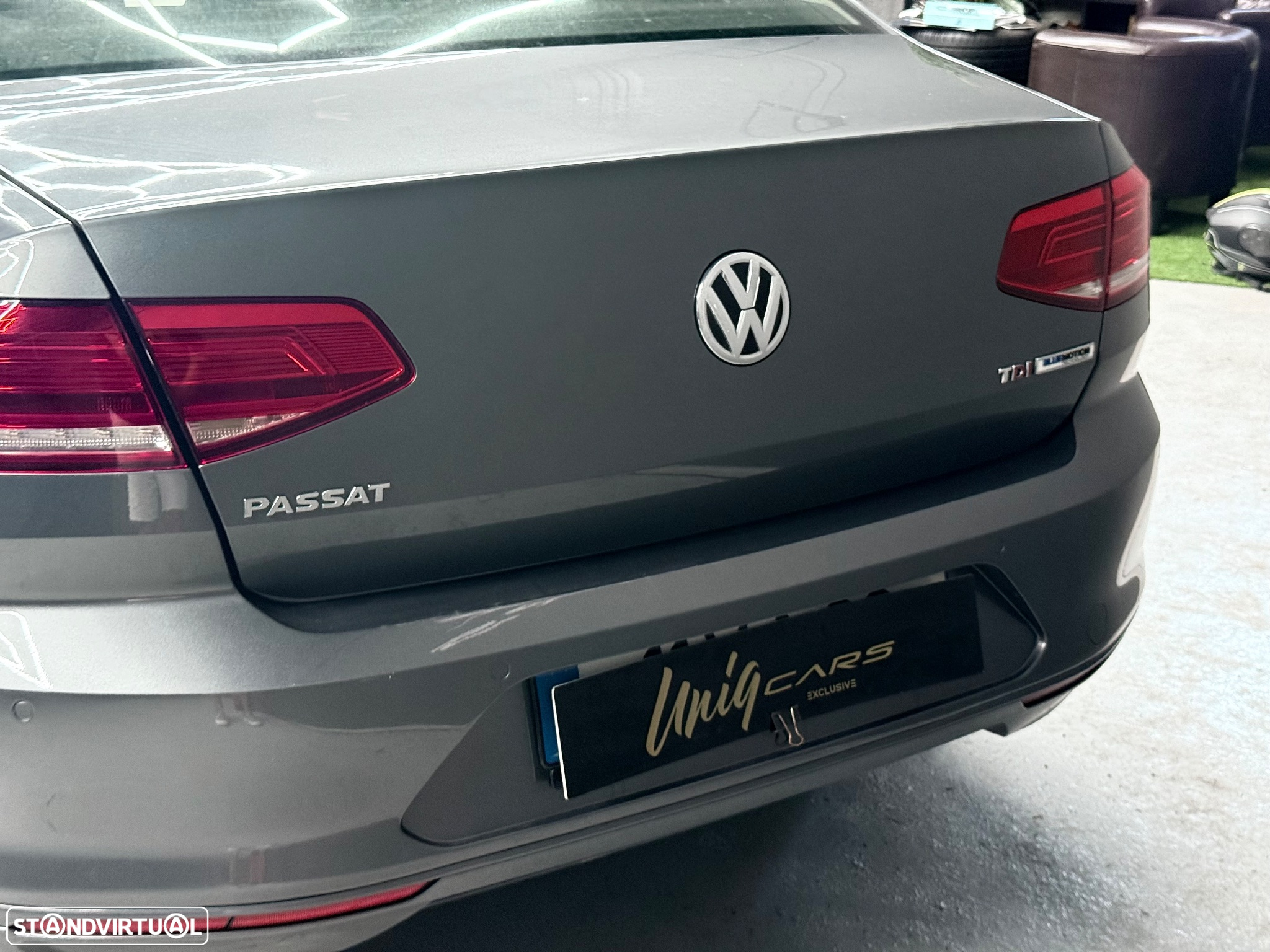 VW Passat 1.6 TDI Highline - 13