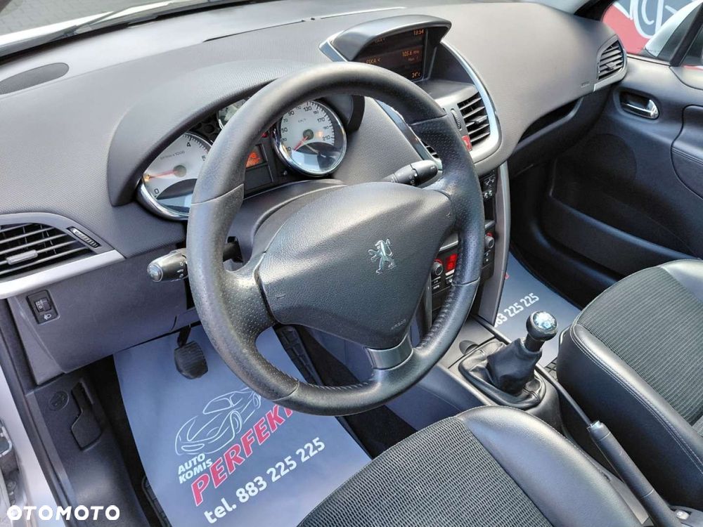 Peugeot 207 - 12
