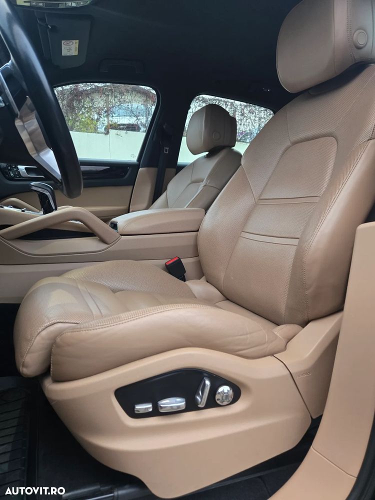 Porsche Cayenne Tiptronic S - 14