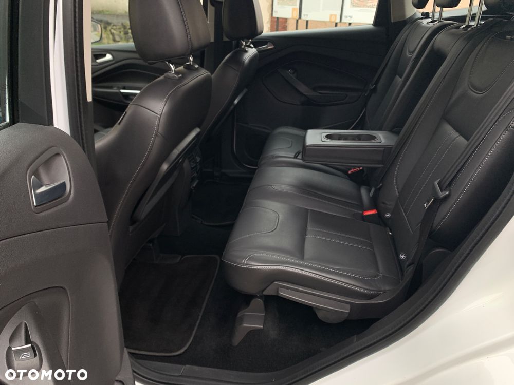 Ford Kuga 2.0 TDCi 2x4 Titanium - 20