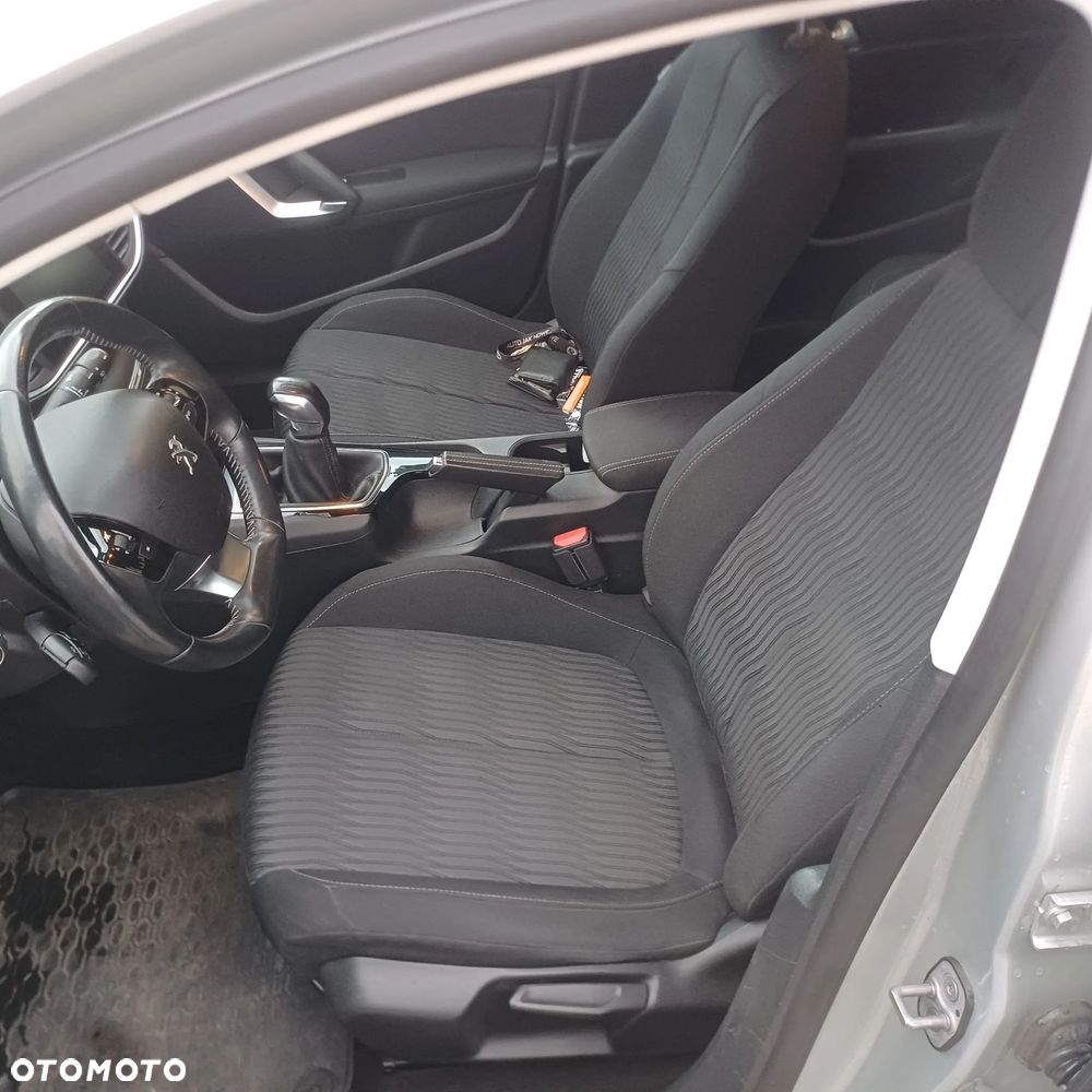 Peugeot 308 1.6 HDi Premium - 8