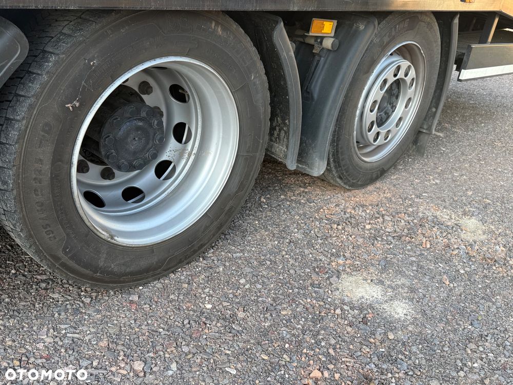 Mercedes-Benz Actros - 10