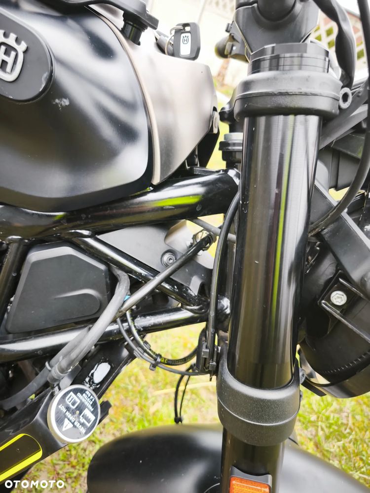 Husqvarna Svartpilen - 11