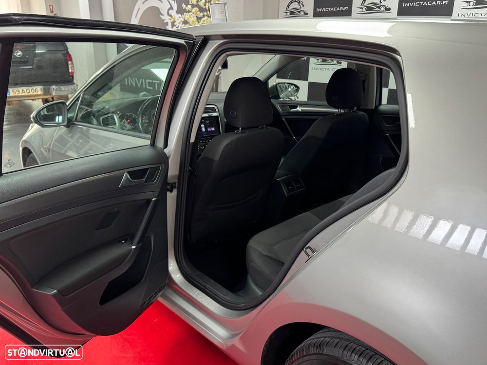 VW Golf 1.6 TDi Confortline - 38