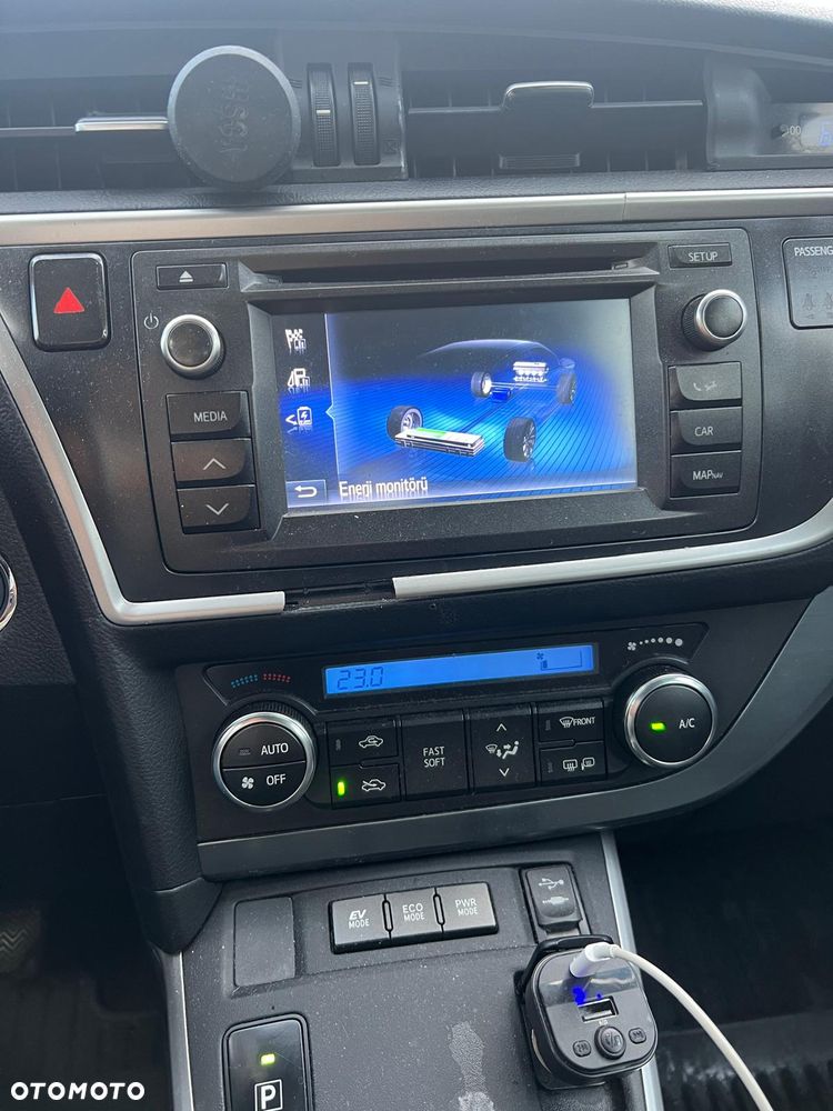 Toyota Auris 1.8 HSD Sol - 12