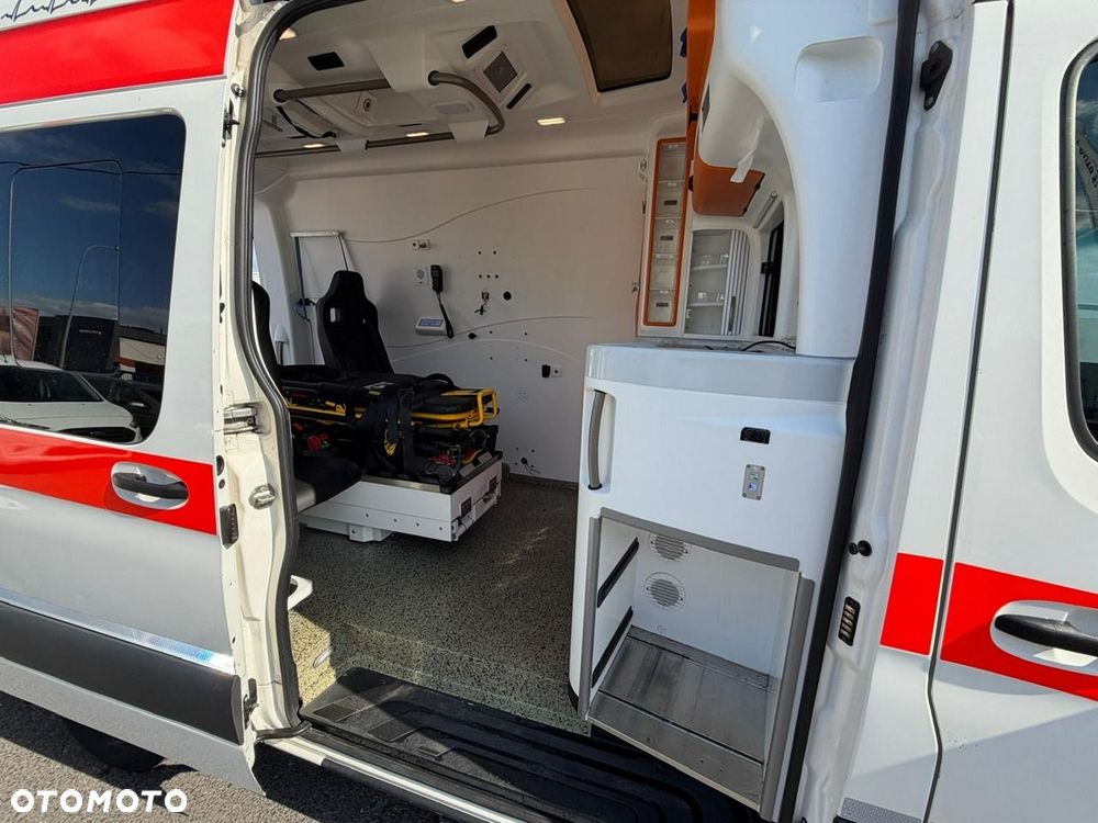 Mercedes-Benz Sprinter - 18