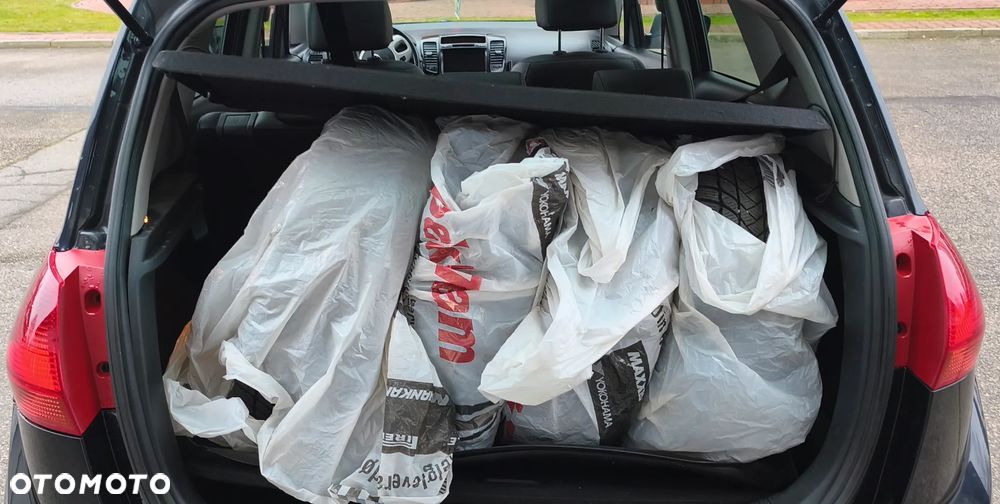 Kia Venga 1.4 Business Line - 17