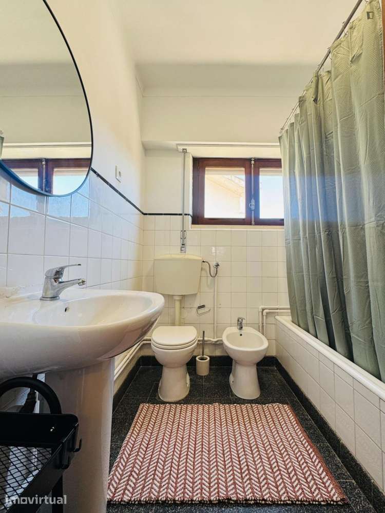 Quarto - localizado em Montes Claros Coimbra - Grande imagem: 2/8