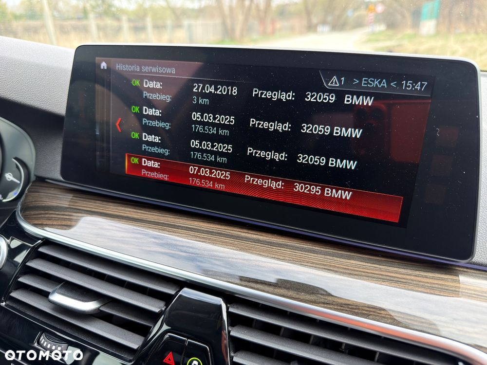 BMW Seria 5 530d xDrive Luxury Line - 32
