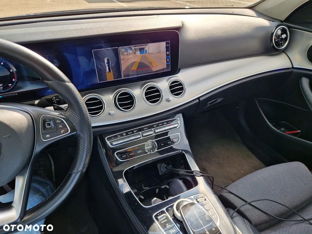Mercedes-Benz Klasa E 200 d 9G-TRONIC - 11