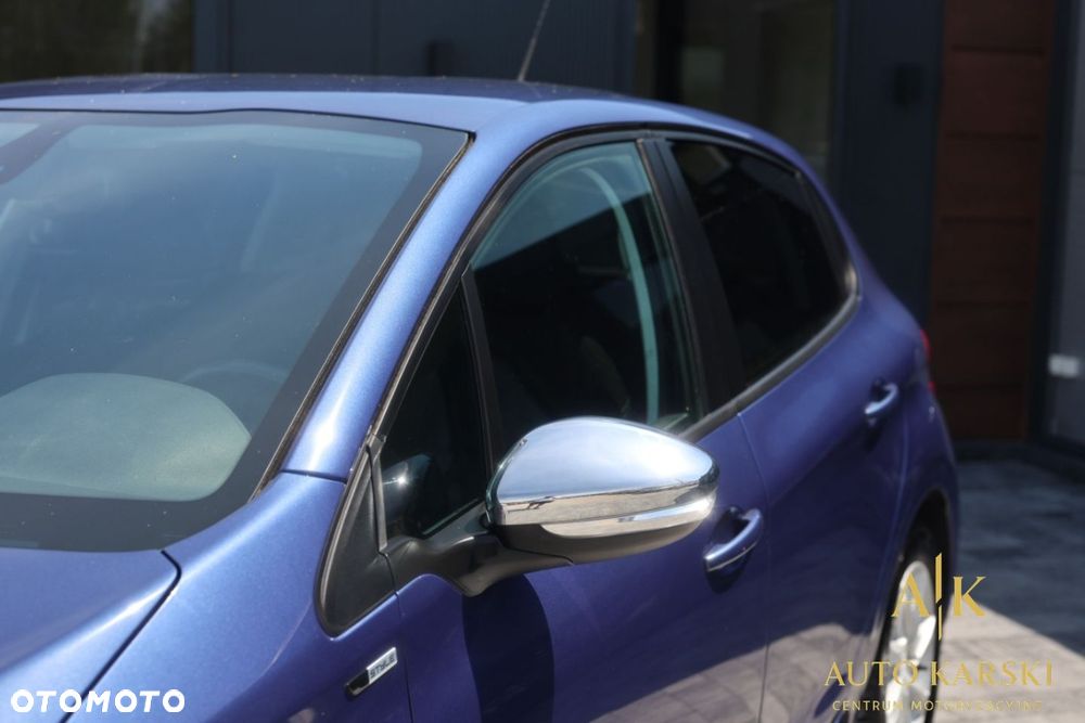 Peugeot 208 - 12
