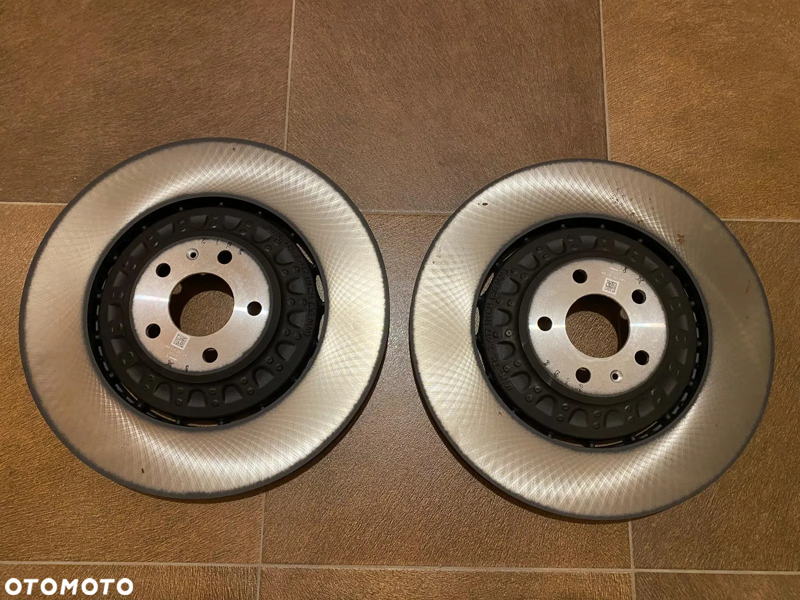TARCZA HAMULCOWA WENTYLOWANA Audi A4 Q5 Q7 Q8  4M0615301AS  4M0 615 301 AS GWARANCJA FV - 3