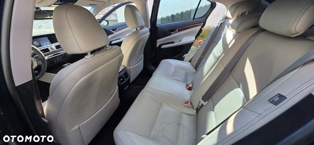 Lexus GS - 15