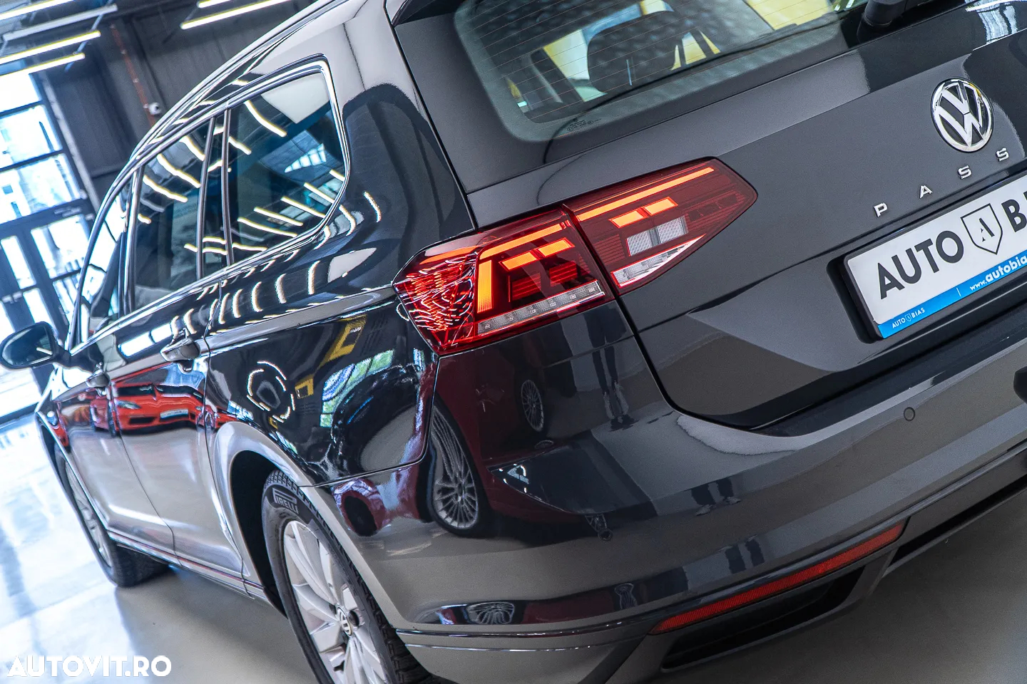 Volkswagen Passat 1.6 TDI DSG Comfortline - 32