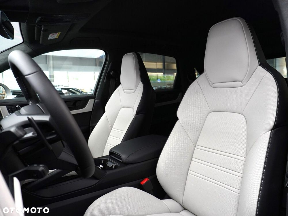 Porsche Cayenne GTS - 31