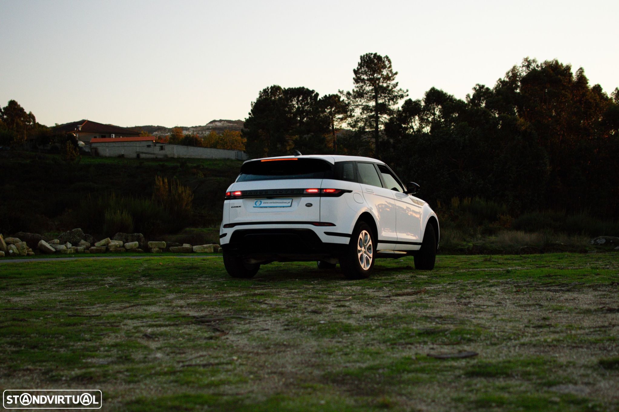 Land Rover Range Rover Evoque 2.0 D150 AWD R-Dynamic Auto - 46