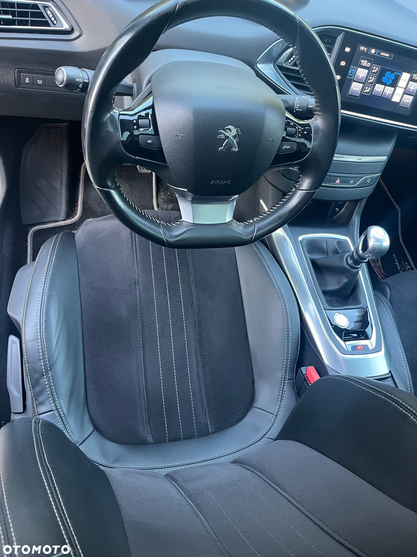 Peugeot 308 SW 1.2 PureTech Allure S&S - 8