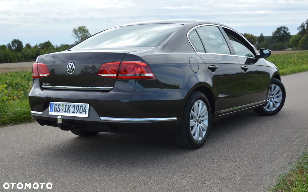 Volkswagen Passat - 9