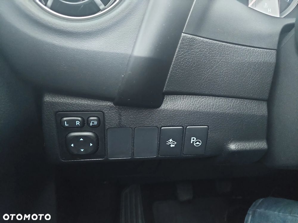 Toyota Corolla 1.6 50th Anniversary - 22