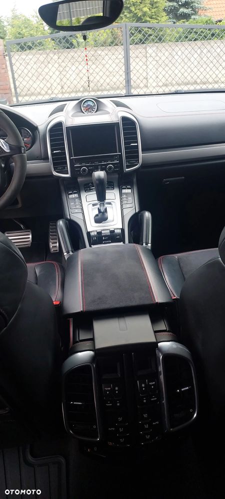 Porsche Cayenne - 19