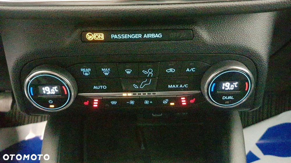 Ford Kuga - 25