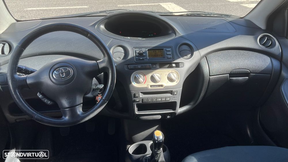 Toyota Yaris 1.0 Final Edition - 10