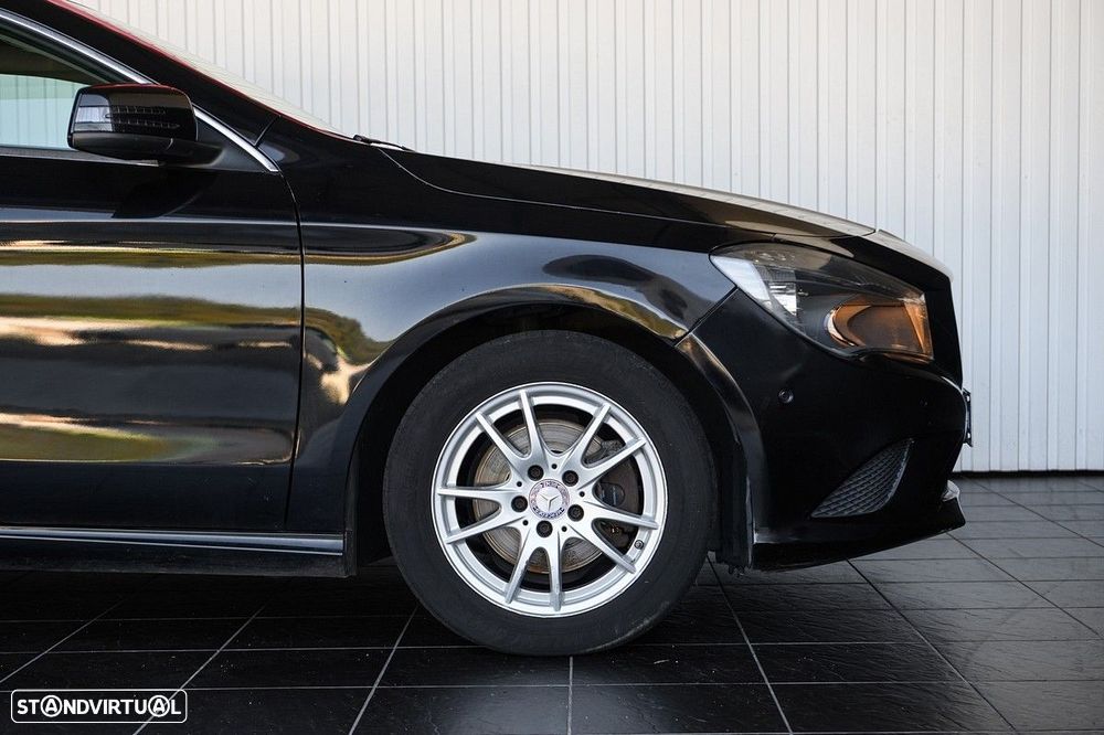 Mercedes-Benz CLA 180 d Shooting Brake Urban - 11