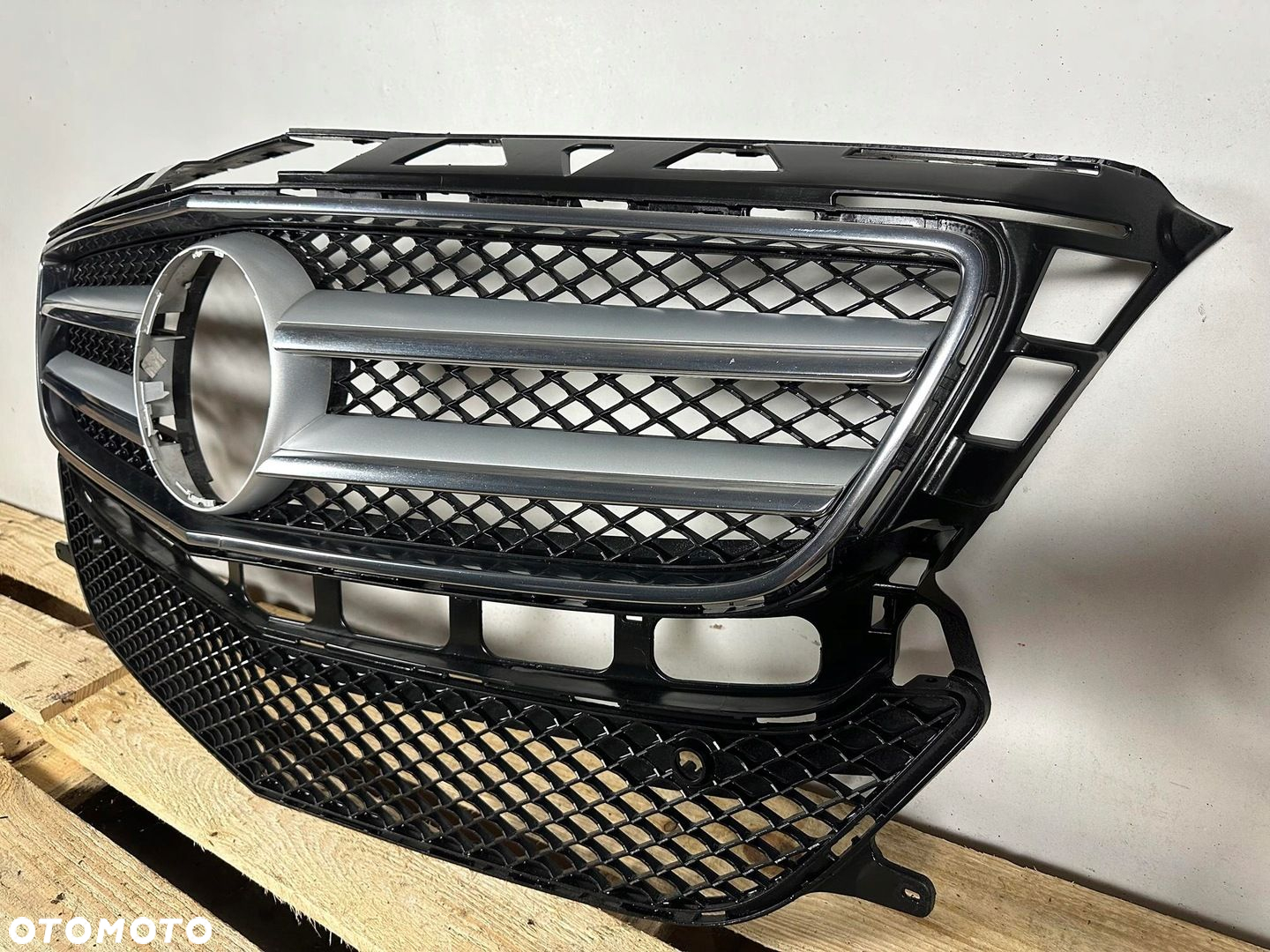 GRILL ATRAPA ZDERZAKA MERCEDES CLS W218 2011- CALY - 3