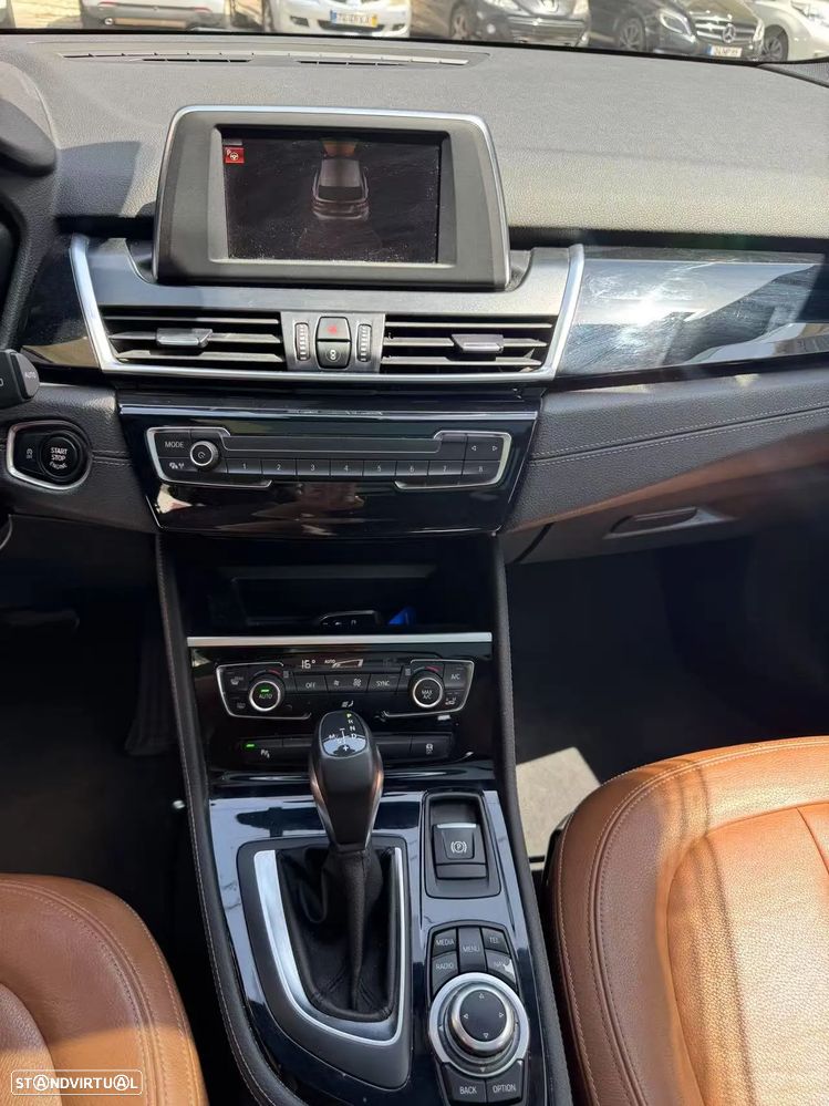 BMW 218 Active Tourer d Line Luxury Auto - 10