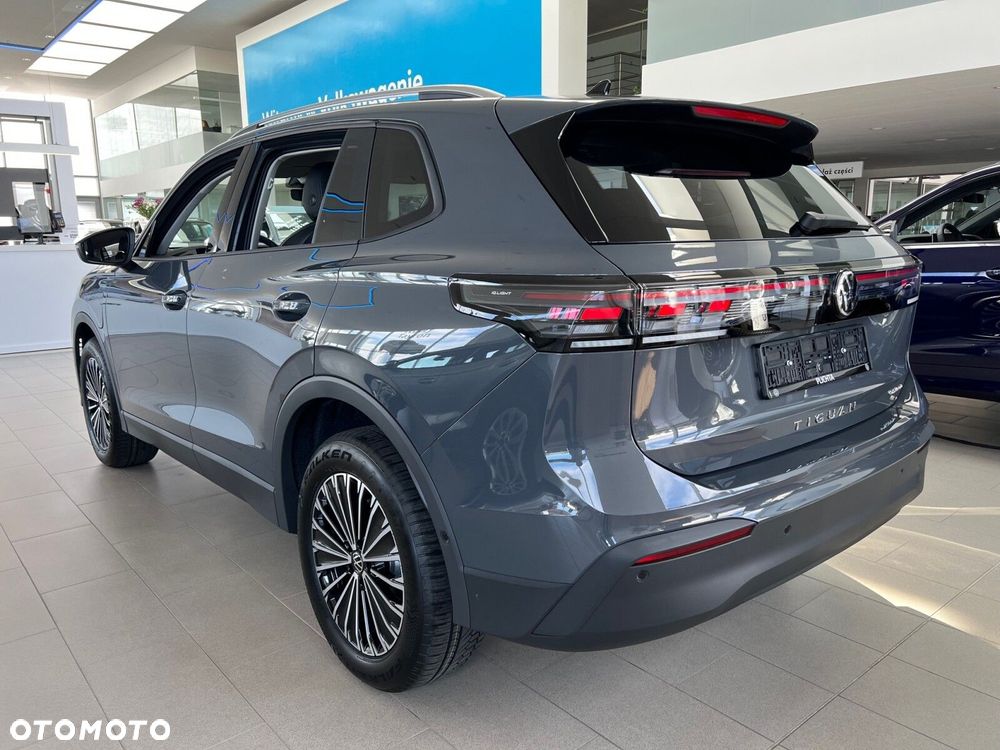 Volkswagen Tiguan - 5