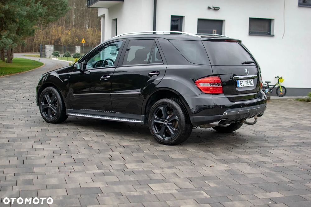 Mercedes-Benz ML - 23