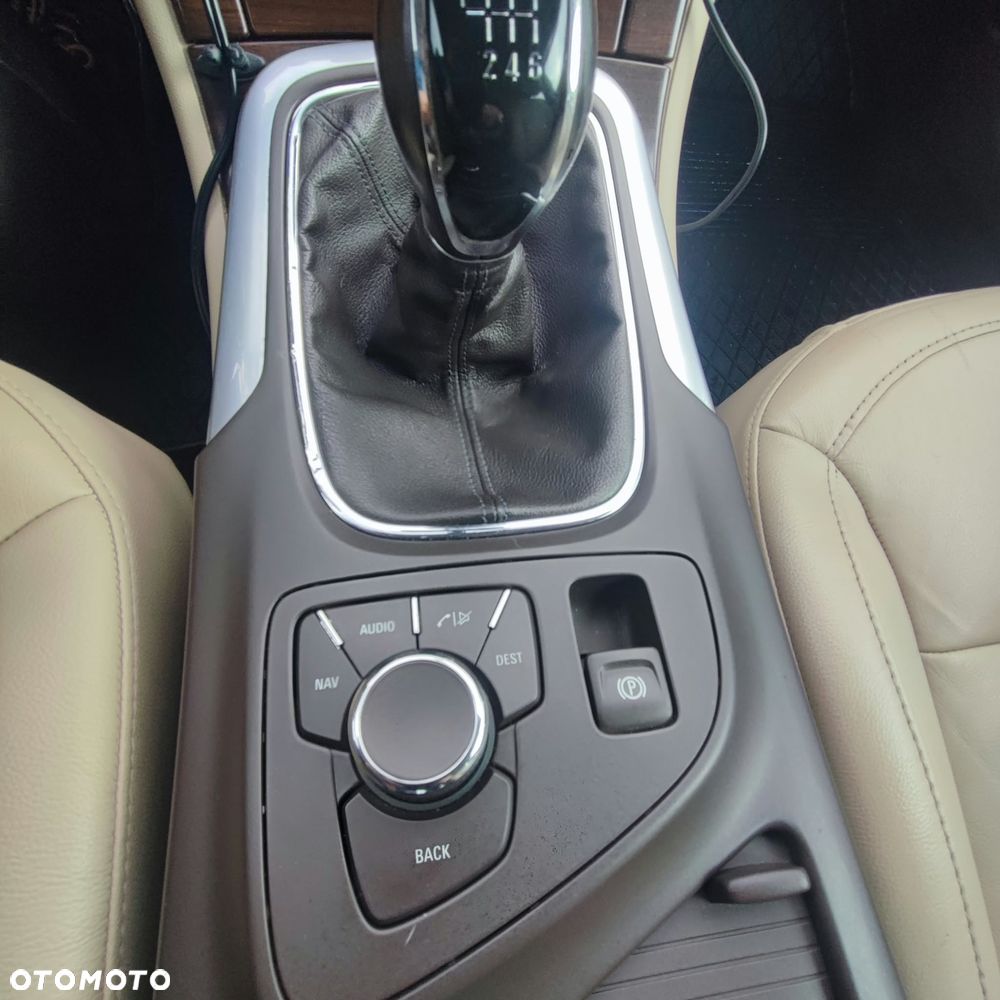 Opel Insignia - 15