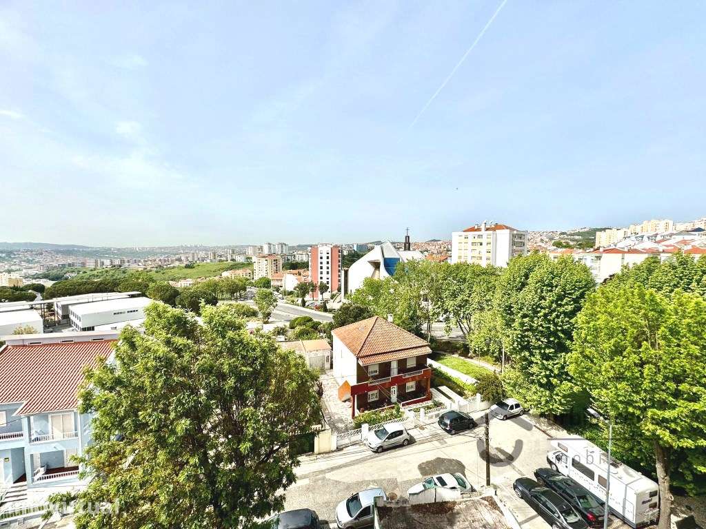 Apartamento T2+1 Duplex, c/ parqueamento, Ramada Caneças. - Grande imagem: 2/24