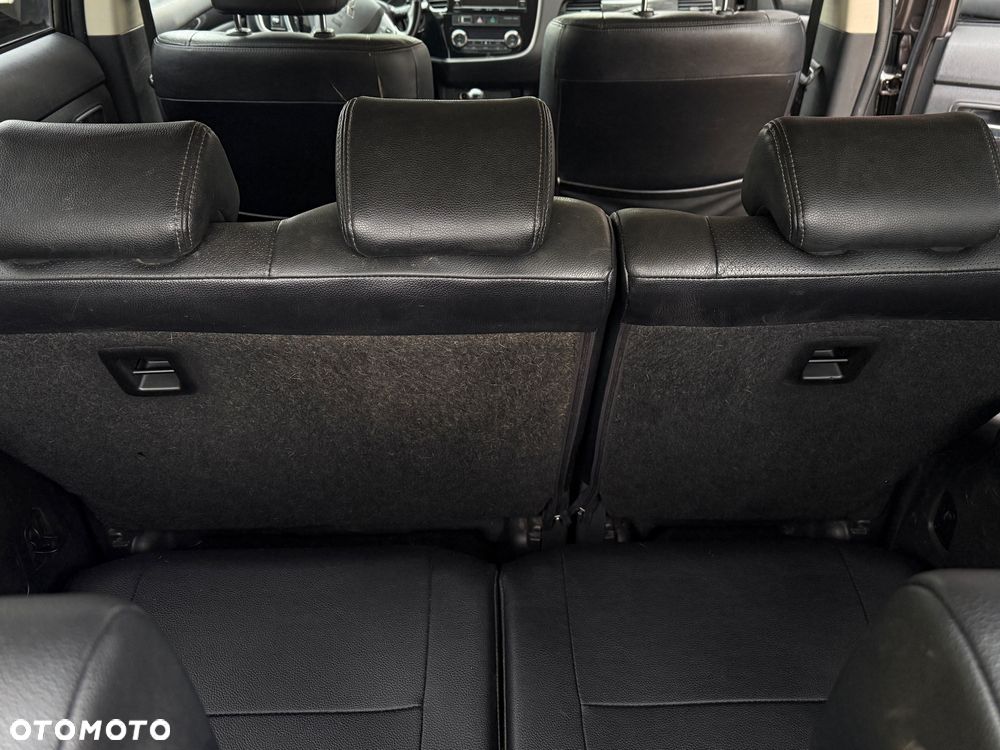 Mitsubishi Outlander 2.2 DID Instyle Navi - 16