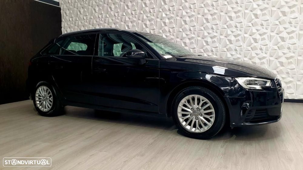 Audi A3 Sportback 1.6 TDI Design — fotografia 6