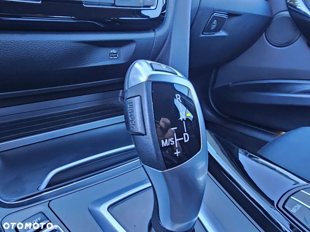 BMW Seria 3 320i xDrive Sport Line - 21