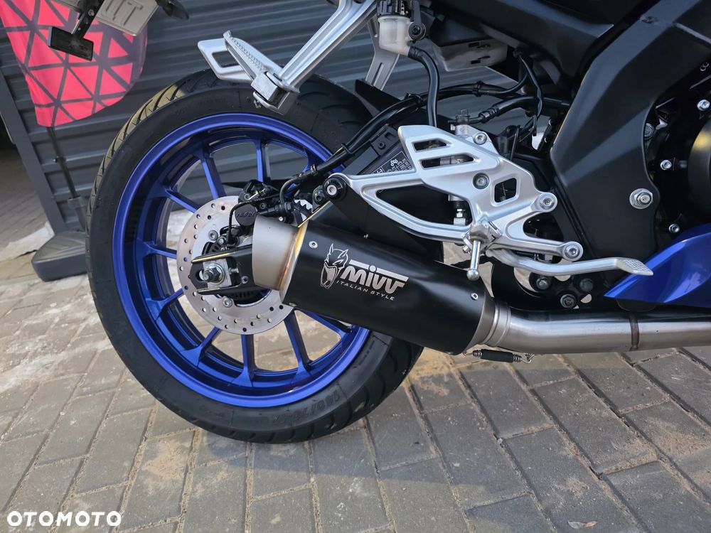 Yamaha YZF - 19