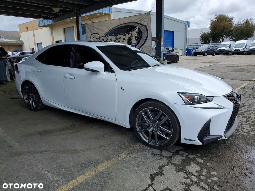 Lexus IS - 1
