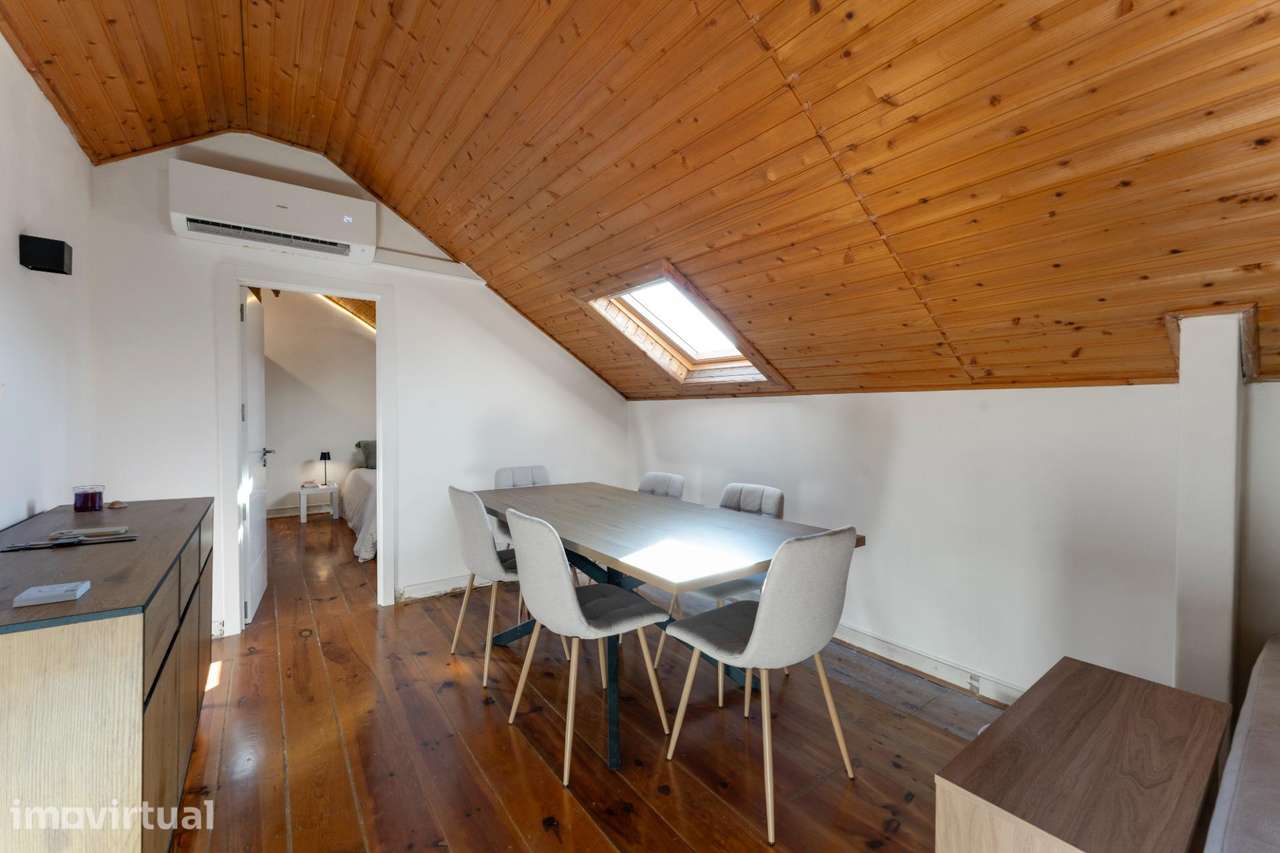 T2 em Águas-Furtadas com Cozinha Renovada | Avenidas Novas, Lisboa - Grande imagem: 3/21