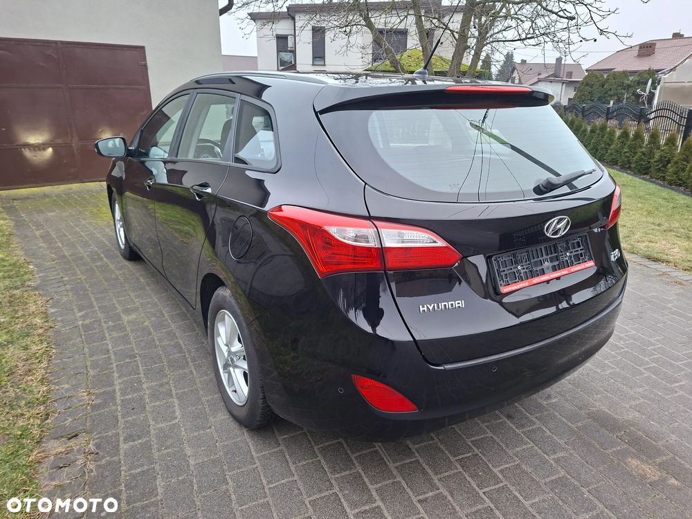 Hyundai i30 blue 1.6 CRDi Passion - 18