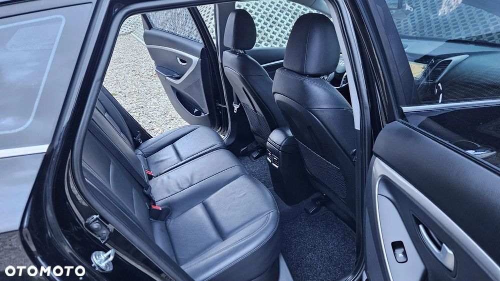 Hyundai i30 1.6 CRDi Automatik Style - 35