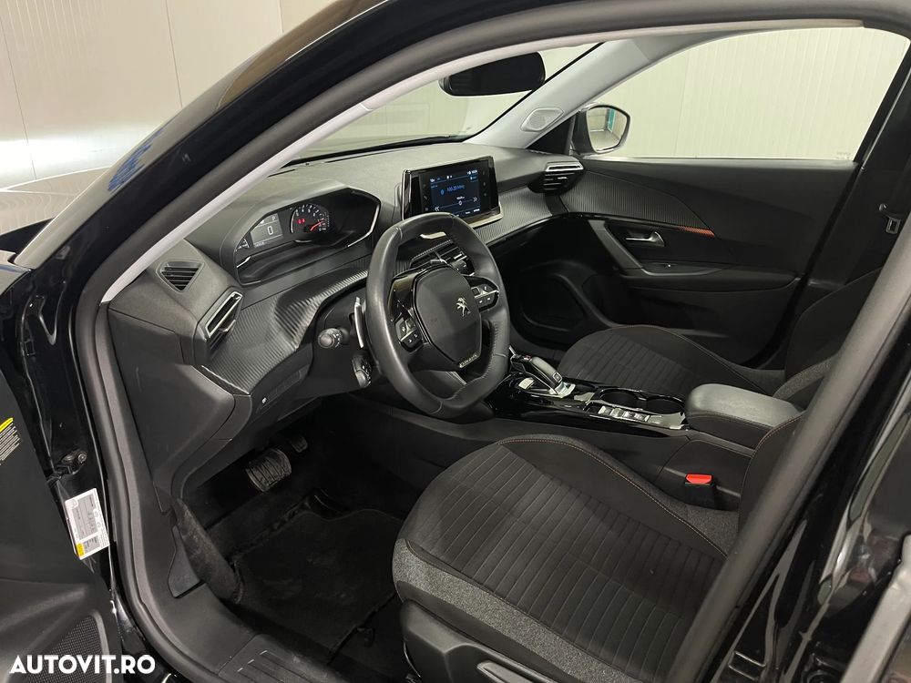 Peugeot 2008 BlueHDi 130 EAT8 Active - 5