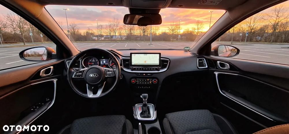 Kia Ceed 1.6 CRDi (48V Mild-Hybrid) DCT7 Platinum - 10