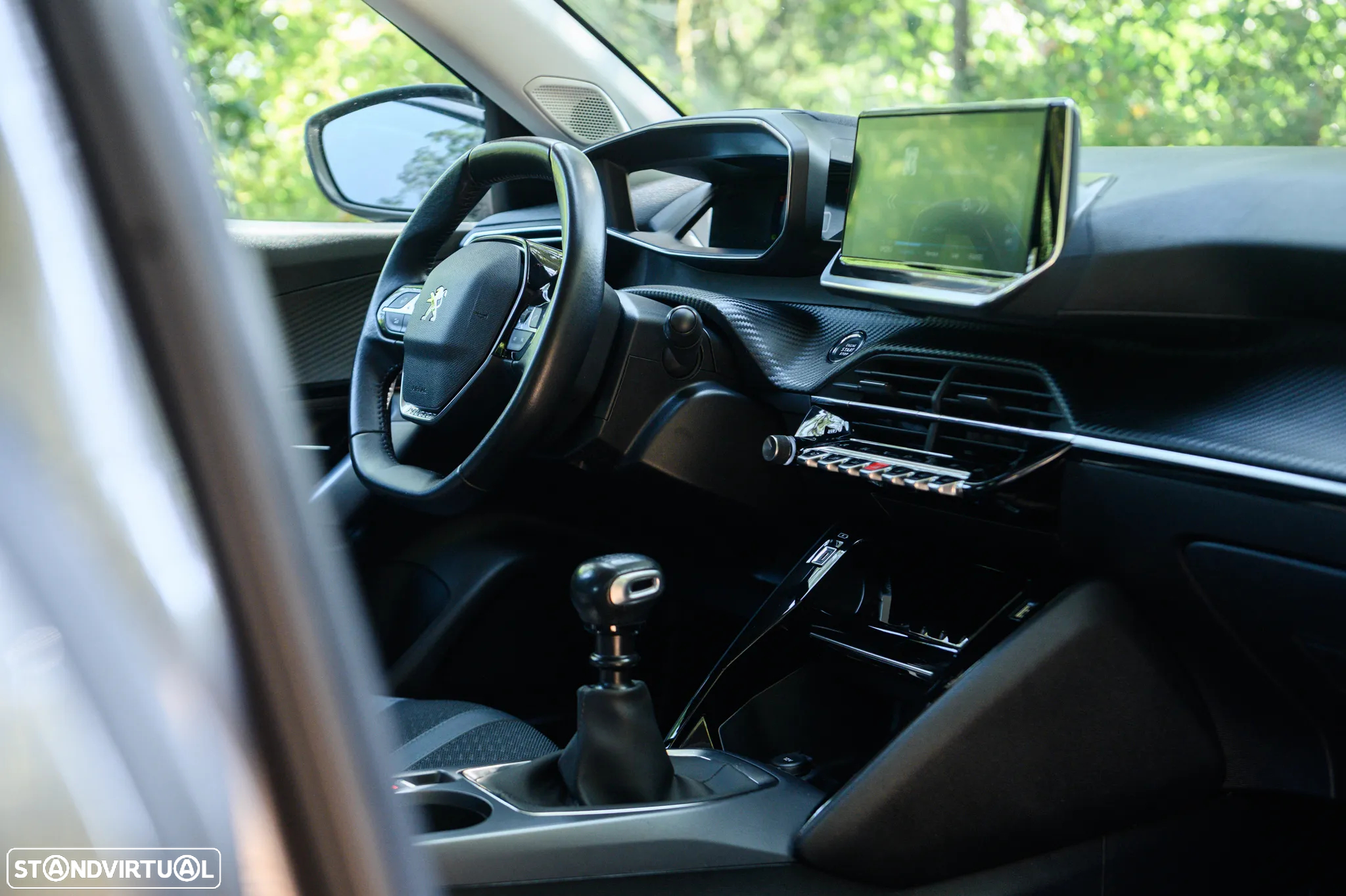 Peugeot 2008 1.2 PureTech Allure Pack - 19