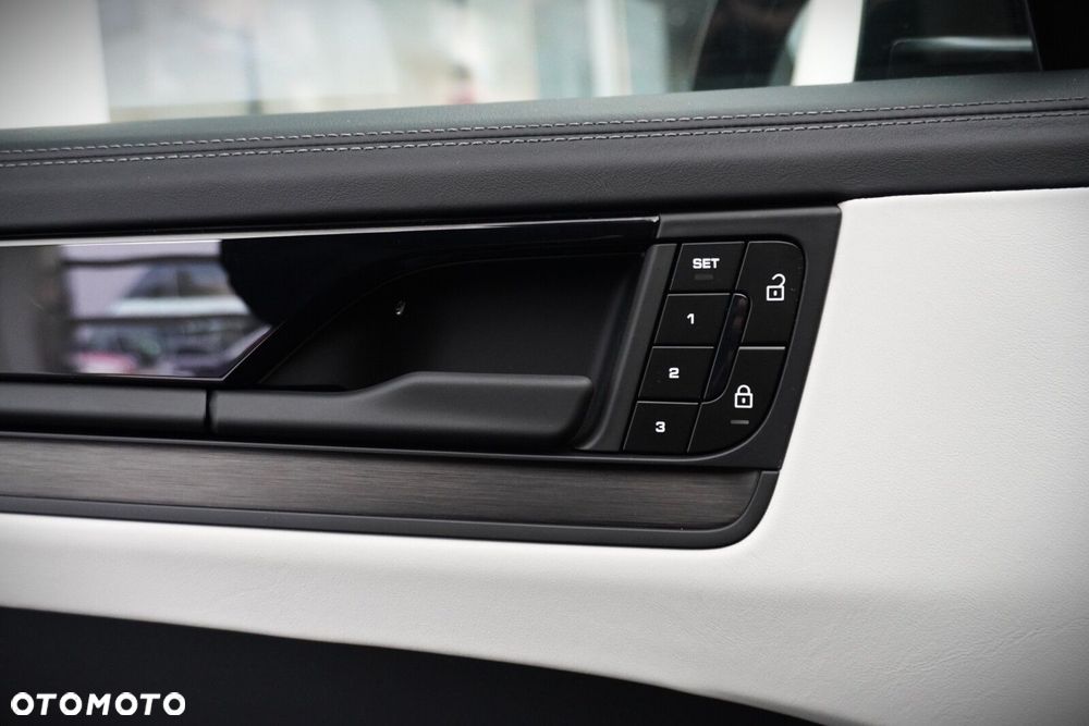 Porsche Cayenne - 11