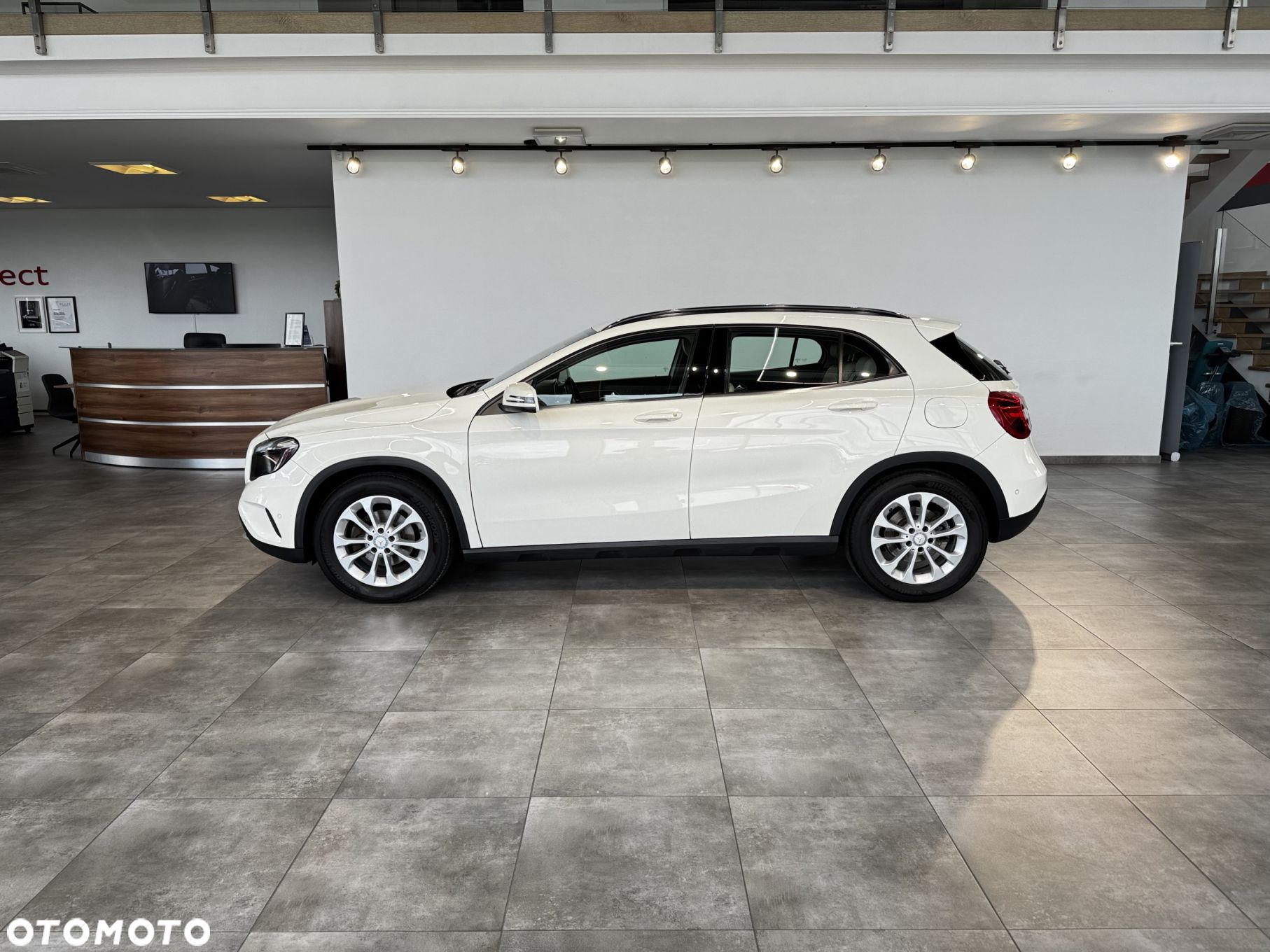 Mercedes-Benz GLA - 6