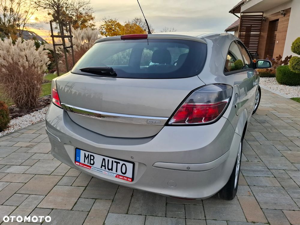 Opel Astra III GTC 1.4 Enjoy - 15