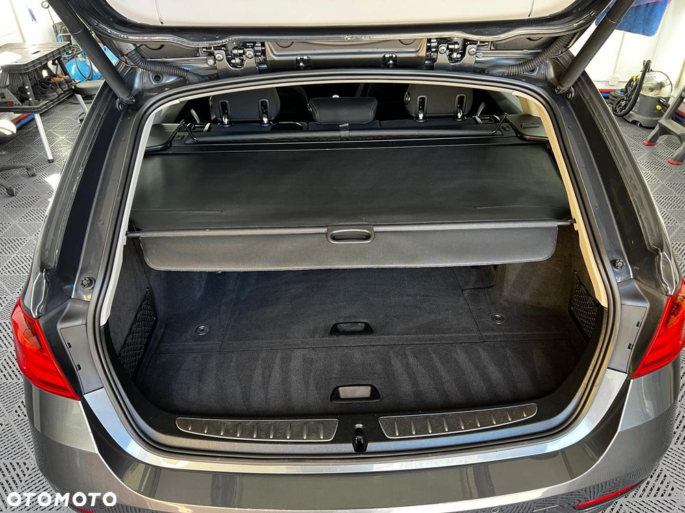 BMW Seria 3 318d DPF Edition Sport - 40
