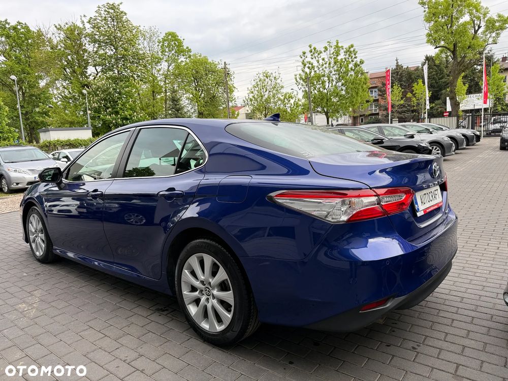 Toyota Camry 2.5 Hybrid Comfort CVT - 25